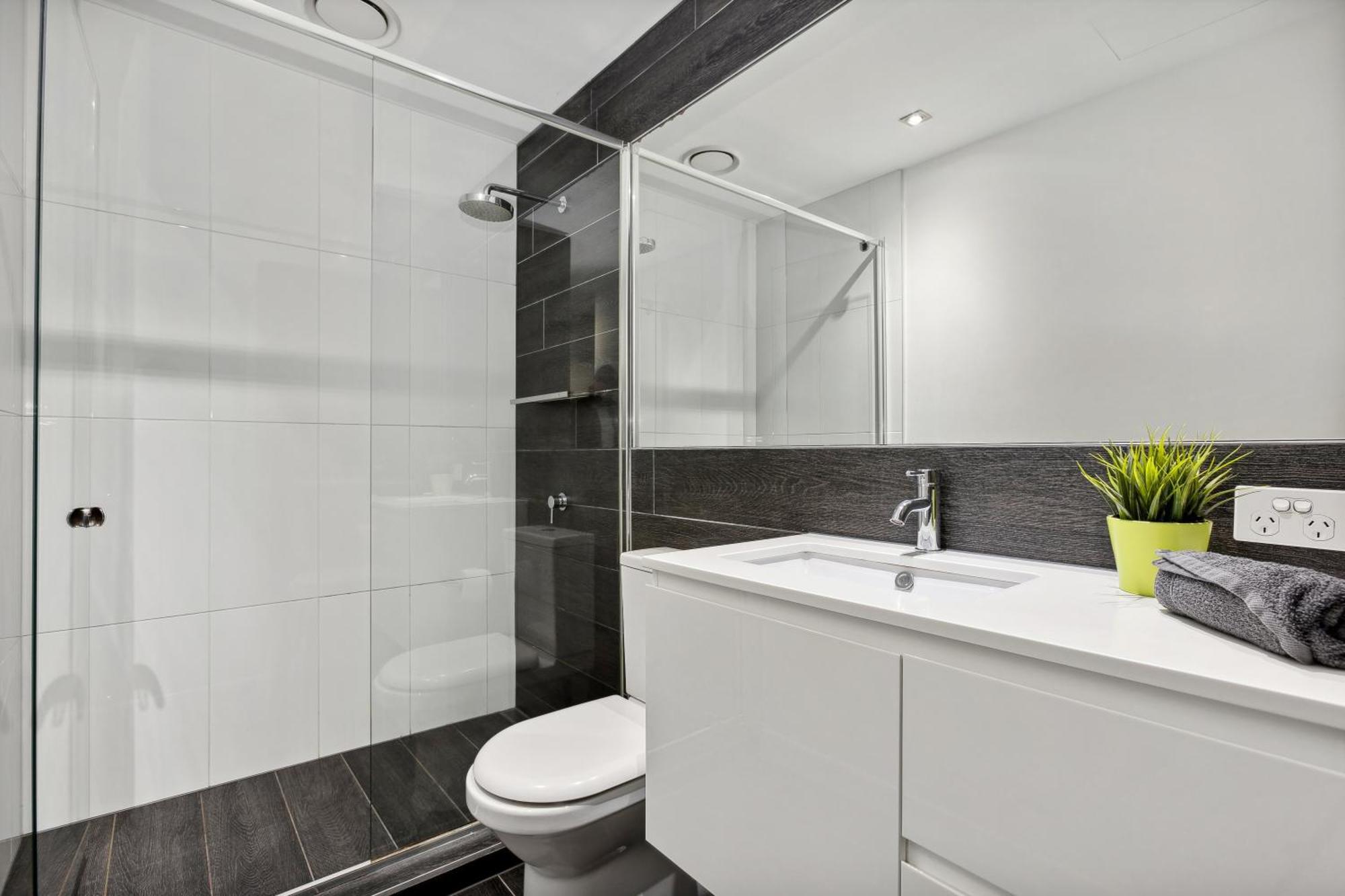 Complete Host Halo Apartments Мельбурн Номер фото